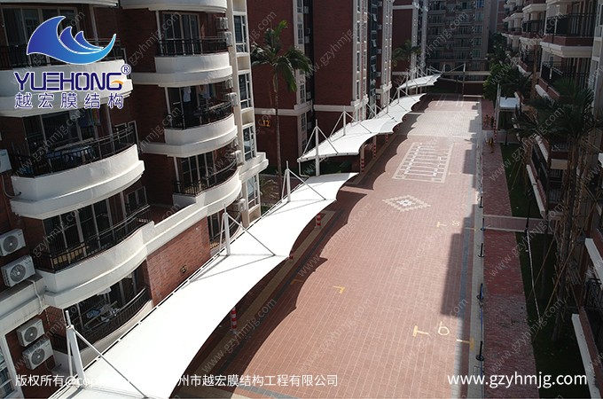 中山某學(xué)校宿舍過道走廊膜結(jié)構(gòu)遮陽雨棚案例